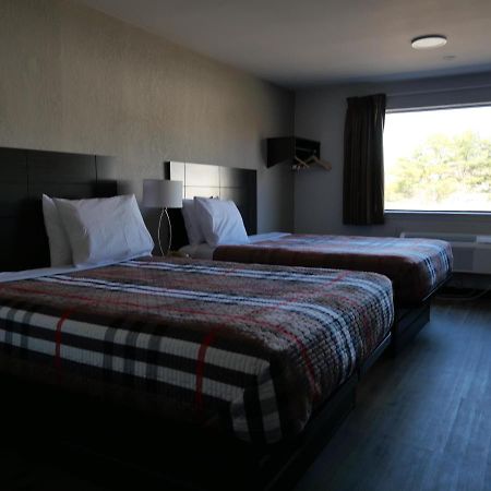 Hilltop Express Inn Ґротон Екстер'єр фото
