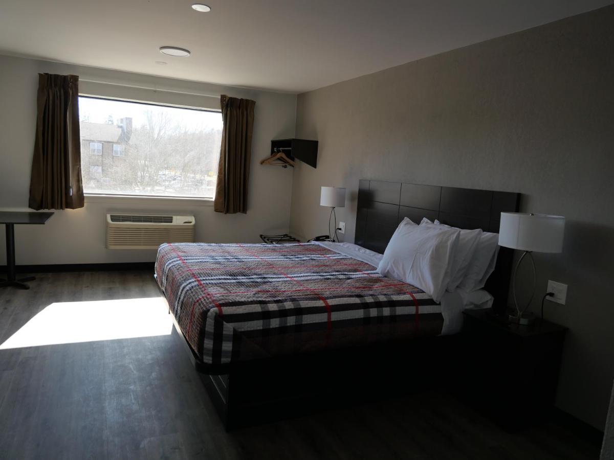 Hilltop Express Inn Ґротон Екстер'єр фото