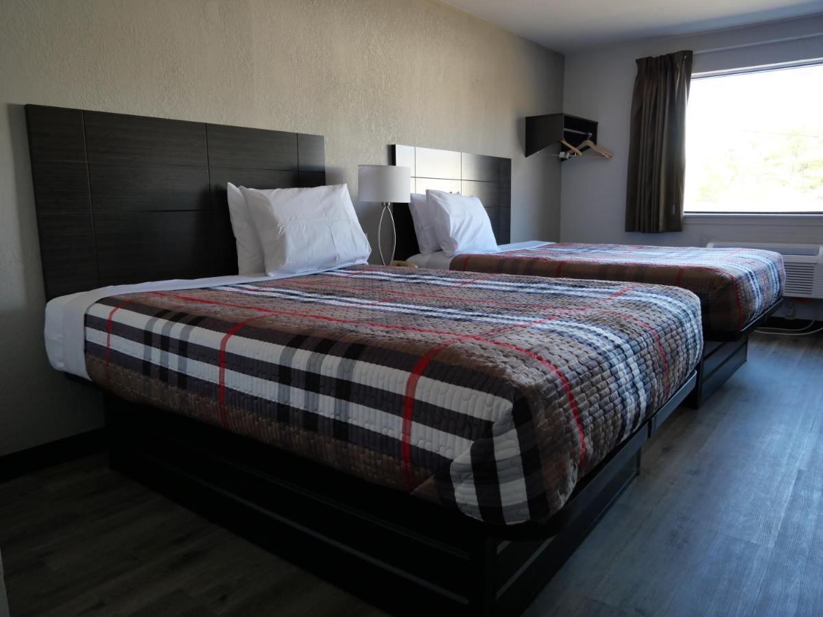 Hilltop Express Inn Ґротон Екстер'єр фото