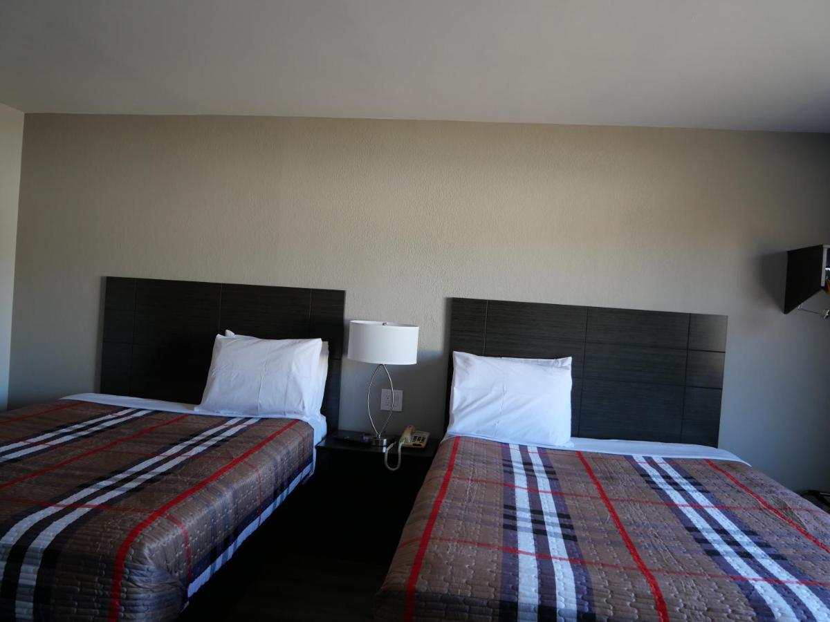 Hilltop Express Inn Ґротон Екстер'єр фото
