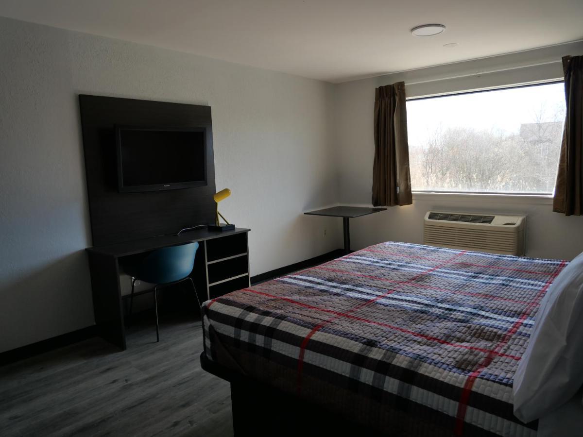 Hilltop Express Inn Ґротон Екстер'єр фото