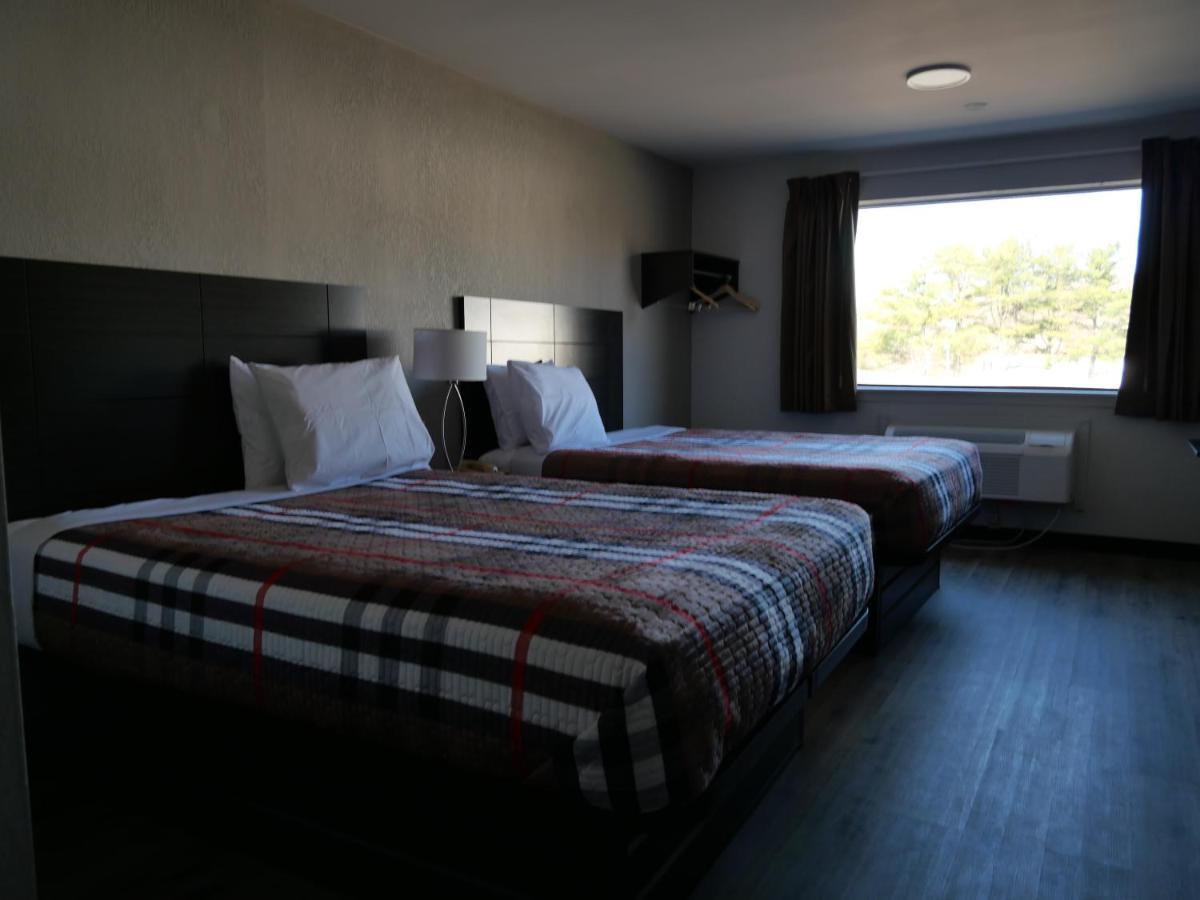 Hilltop Express Inn Ґротон Екстер'єр фото
